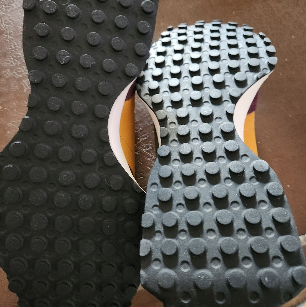 Gym shoes